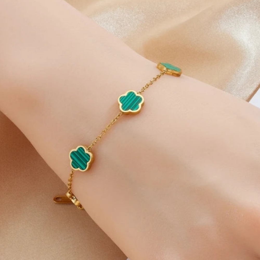Clover Stainless Steel Gold Plated Elegant Bracelet. - Picture 7 of 8